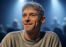 Comparison of old and new sound systems in the 90's rave scene