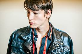 Givenchy Spring 2018: Clare Waight Keller's Powerful Female Voice