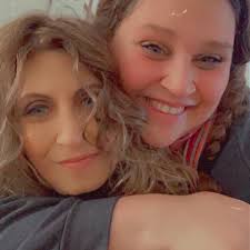 Tonya Derr's Instagram, Twitter & Facebook