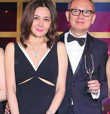 陳泰銘表示，這次股份轉換案換股比例為以每 1 股奇力新普通股換發 0.2002 股國巨普通股， 以雙方前一個交易日 6 月 29 日的收盤股價換算，本次股份轉換溢價幅度約為 10.01%，雖然屬於集團內的整併與重整，但最終換股比例將依雙方股份轉換契約進行調整，新發行股份約當新公司股份 8.8%，合併後. æ‰'ä¸€æ‰'èˆ‡é—œä¹‹ç³é›¢å©šçš„åœ‹å·¨é›†åœ˜è'£äº‹é•·é™³æ³°éŠ˜ ä¾†é ­å±…ç„¶é€™éº¼å¤§ æ¯æ—¥é ­æ¢