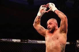 Ben schneider vs cristian mitrea. Cristi Mitrea Vedeta Mma Care A Cucerit O Pe Andreea Mantea Uite Cum Se Bate In Ring Video