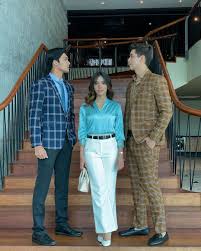 Selama ini, aktris cantik yang lahir di tahun 1987 tersebut lebih fokus bermain film. Akasia Tv3 September 2019