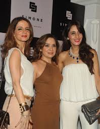 Pix Sussanne Khan Gauri At Simone Arora S Store Launch Rediff Com Movies Ajay arora, direktur manajer sanjay arora, direktur manajer. pix sussanne khan gauri at simone