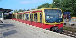 Bei Der Berliner S Bahn Fehlen Bis Zu 50 Wagen Fur Den Taglichen Linienbetrieb S Bahn Bahn Berlin Bvg Berlin