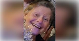 Carolyn Vick's Instagram, Twitter & Facebook