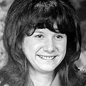 Evelyn Chamberlin's Instagram, Twitter & Facebook