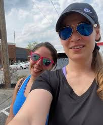 Fellow moms!! I know there are so many moms out there and many of us don't  have a mom tribe! I moved to the middle of nowhere when my daughter was born