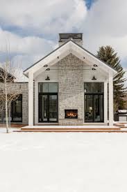 Modern Farmhouse Inspired Home With Dramatic Views Of The Grand Tetons Architecture Dramatic Farmhouseinspired Gr Inspirierende Hauser Modernes Bauernhaus
