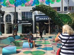 Barnes & noble, which has struggled to compete with amazon for the past decade, is going private. Promenade 3 0 Seeks To Reinvigorate Santa Monica S Living Room Kcrw