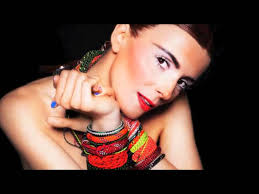 Jej popowe produkcje nabierają orientalnych barw, a ciepła barwa głosu. Halina Mlynkova Kobieta Z Moich Snow Youtube