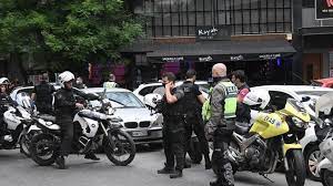 Άγνωστοι γάζωσαν την καφετέρια μέσα από. Ektelesh Se Kafeteria Sta Sepolia