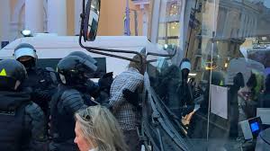 21 апреля по всей стране прошли митинги в поддержку алексея навального — люди вышли на улицы как минимум в 50 городах. M6bkeouysyycbm