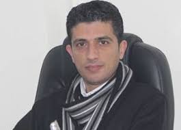 يمضي عضو اللجنة المركزية لحركة فتح، ناصر القدوة، في مساره لتشكيل قائمة وطنية موسعة بعيداً عن القائمة الرسمية للحركة حتى لو كلفه ذلك عزله من منصبه القيادي فيها. Ù‡Ù„ ÙŠØ¯Ø±Ùƒ Ù†Ø§ØµØ± Ø§Ù„Ù‚Ø¯ÙˆØ© Ø®Ø·ÙˆØ±Ø© Ù…Ø§ Ø£Ù‚Ø¯Ù… Ø¹Ù„ÙŠÙ‡