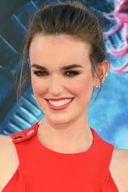 Elizabeth Henstridge