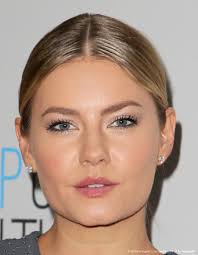 Elisha Cuthbert – News, Photos, Videos, Movies or Albums | Yahoo