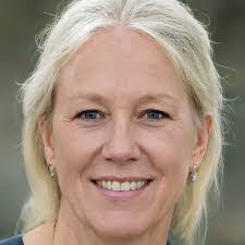 Juliana Pugh's Instagram, Twitter & Facebook