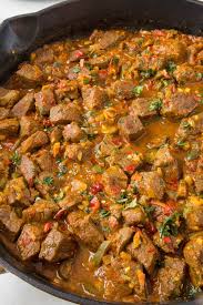 Aim to cook no more than 50g per person, so 200g in all. Beef Vindaloo Curry Recipe