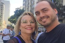 Fora da disputa, Carlos Bolsonaro lança a mãe para eleição à Câmara do Rio 