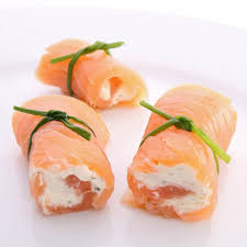Cannelloni De Saumon Au Fromage Frais A Servir En Entree Ou En Amuses Bouches Pour L Aperitif Recette Recettes De Cuisine Recette Apero Dinatoire Recette Aperitif Dinatoire