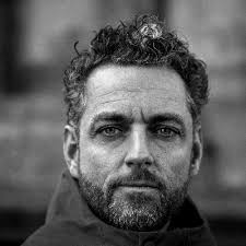 Scheidsrechter Ed Janssen beste man op het veld bij #necgro. Wat een  balcontrole! #studiosport #nossport