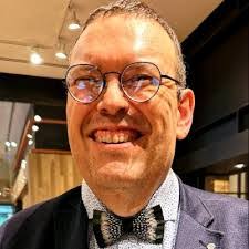 Eileen Bernier's Instagram, Twitter & Facebook