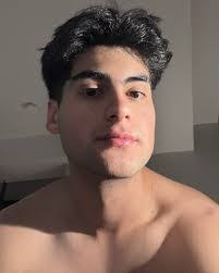 Clemente Ferrer's Instagram, Twitter & Facebook