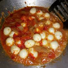 What i like about this dish is simple to make, tasty and yet you can make with different kind of meat (chicken or beef), seafood (fish, prawn, squid), tempe, tahu/tofu, vegetables (ex. Resep Membuat Balado Telur Puyuh Yang Pedasnya Menggoyang Lidah