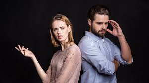 Cand un barbat isi declara si isi arata dragostea, femeia se simte pretuita si apreciata. De Ce IgnorÄƒ BÄƒieÈ›ii Fata Care Le Place Comportamentul Unui BÄƒrbat IndrÄƒgostit