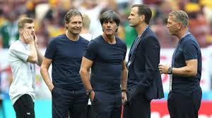 Was sucht jogi löw denn da?! Nach Wm Aus Joachim Low Und Oliver Bierhoff Von Insidern Attackiert Eurosport