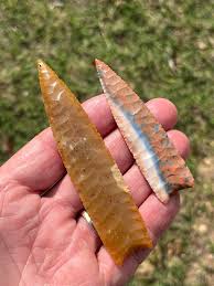 Here's a couple St. Mary's Hall points. I knocked out this morning.  Florida, coral and Georgia Flint River. ￼available SOLD Thank you!