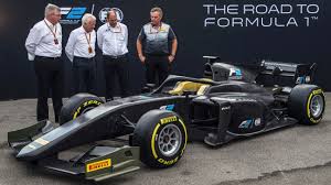 Das rennen wurde später neu gestartet. Formel 1 Halo Video What Does Driving With The F1 Halo Look Like The Der Halo Ist Ein Cockpitschutz Der Seit 2018 In Der Formel 1 Pflicht Ist Kyle Perone