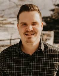 Logan Mast's Instagram, Twitter & Facebook