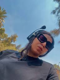 Playing it safe, never created a masterpiece. 🎥🎞️