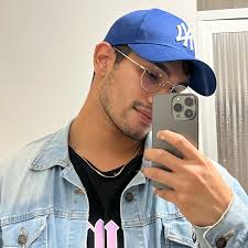 Alan Cabrera (@arerbax) • Instagram photos and videos