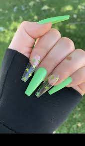 This next nail idea is one of our favorites because it is so elegant and beautiful. Pin On Baddie Acrylic Nails