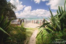 Lonely Bay Wedding Stunning Beach Setting For A Coromandel Wedding By Felicity Jean Photography Bay Wedding Beach Photos Photography