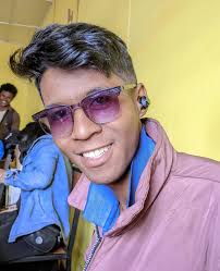 🔹 Tselatra 🔶 FIDERANA🔹 1- Mino aho fa eto Ianao Ry Tompo Mpanjaka o  Miaraka aminay zanakao ry Ray Midera ny Anaranao Refrain: Indro atolotray,  hiran'ny fanahy Avy ao am-po tokoa Fanandratana