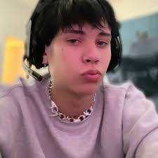 Landon Baker's Instagram, Twitter & Facebook