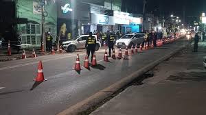 Blitz da Lei Seca termina com oito motoristas presos e 55 veículos removidos :: Notícias de MT