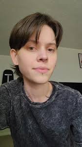 Anna Rose (@spookypatootie)’s video of black polish