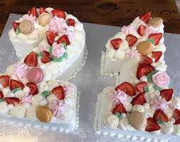 You are now allowed (legally, that is) to enjoy the pleasures (and vices) of alcohol. 21st Birthday Cake Cake By Leo Sciancalepore Cakesdecor