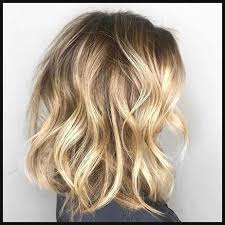 Zu schön, um nicht mal ausprobiert zu werden. Die Besten 40 Welligen Bob Frisuren 2019 Einfache Frisuren Bob Frisuren Bob Frisuren 2018 Boho Chic Fri Wavy Bob Hairstyles Wavy Bob Long Bob Hairstyles
