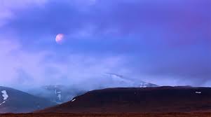 Probabilmente il midsommar svedese è la festa di mezza estate più famosa d'europa. Sole Di Mezzanotte Islanda It