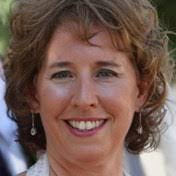 Elizabeth Campagna's Instagram, Twitter & Facebook