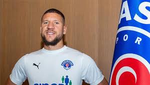 Milita nella süper lig, la massima serie del campionato turco di calcio. Kasimpasa Jeffrey Bruma Yi Kadrosuna Katti Norm Haber