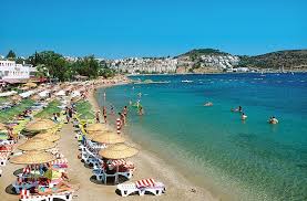 Na pewno trzeba przy tym wspomnieć o jej kurortach zlokalizowanych w kilku regionach na wybrzeżu egejskim (bodrum, didim, gumbet, icmeler, kuasadasi, marmaris), likijskim (calis, fethiye, oludeniz, yaniklar) lub na riwierze tureckiej (alanya, antalya, belek, kemer, konakli, manavgat. Ciekawe Regiony Na Zachodnim Wybrzezu Turcji To Nie Tylko Piekne Plaze