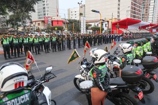 Fiestas Patrias 🚔 Más de 13,000 policías reforzarán la seguridad en Lima  durante los feriados por el 205.° aniversario de la Independencia del Perú,  como parte del plan de operaciones de la