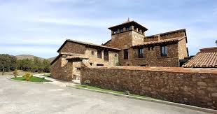 Ha llegado la nieve y preciosa estampa la que tenemos en nuestro hotel. Hotel Restaurante Masia La Torre Club Del Ternasco De Aragon