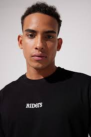 Riders by Lee Schwarzes Loose-Fit-T-Shirt aus 100 % Baumwolle mit  Rundhalsausschnitt- Trendyol