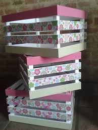 Esta vez le ha tocado el turno a unas cajas de frutas. Cajones Reciclar Cajas De Madera Cajones De Madera Cajas Pintadas